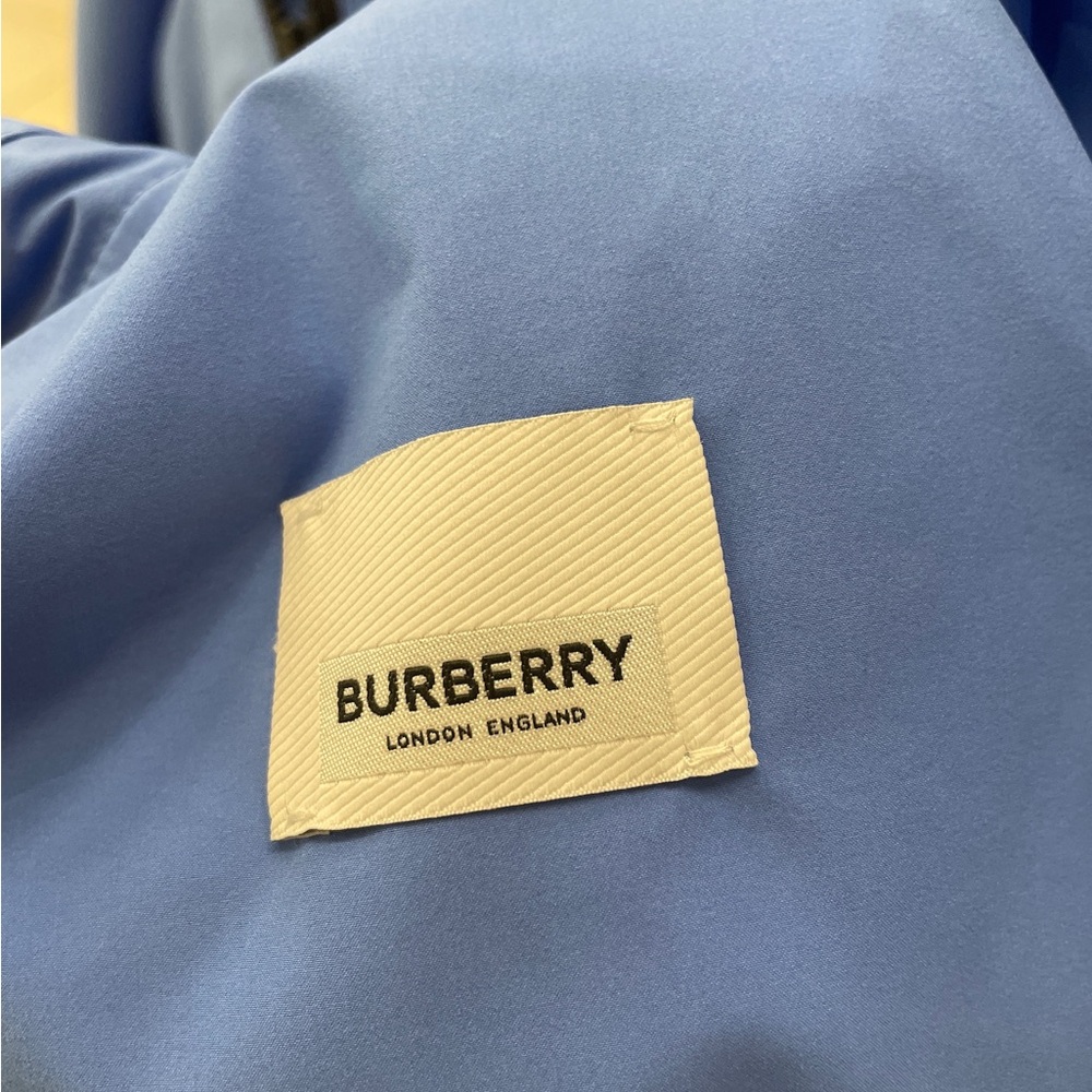 Brand new Burberry women’s rain jacket 8 - Picture 3 of 6